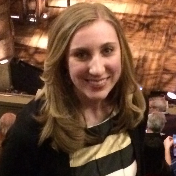 Meet your Posher, Jessica - Picture 2 of 2